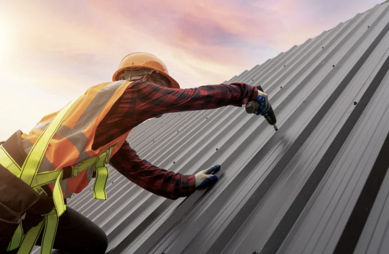 How to Keep Your Roof in Good Shape Through the Hottest Months